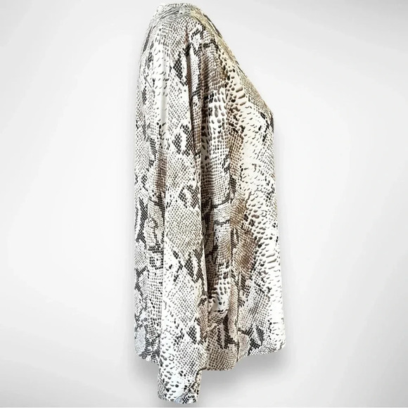 VICI Women's Snake‎ Print V Neck Balloon Sleeve Top Large | EUC - Picture 3 of 8